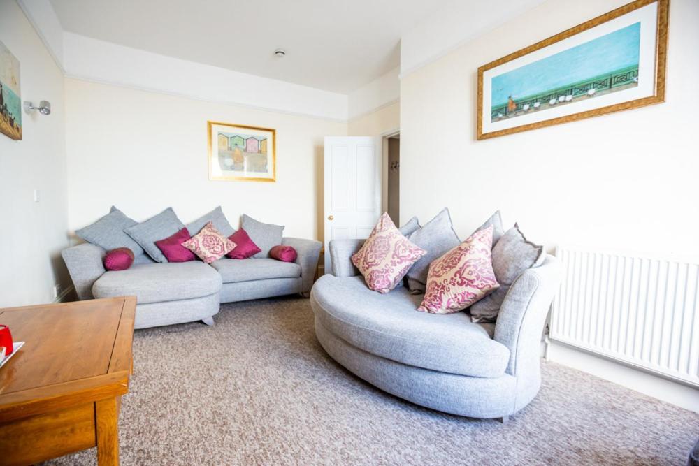 The Red Lion Hotel Cromer Exterior photo The living room at The Old School House