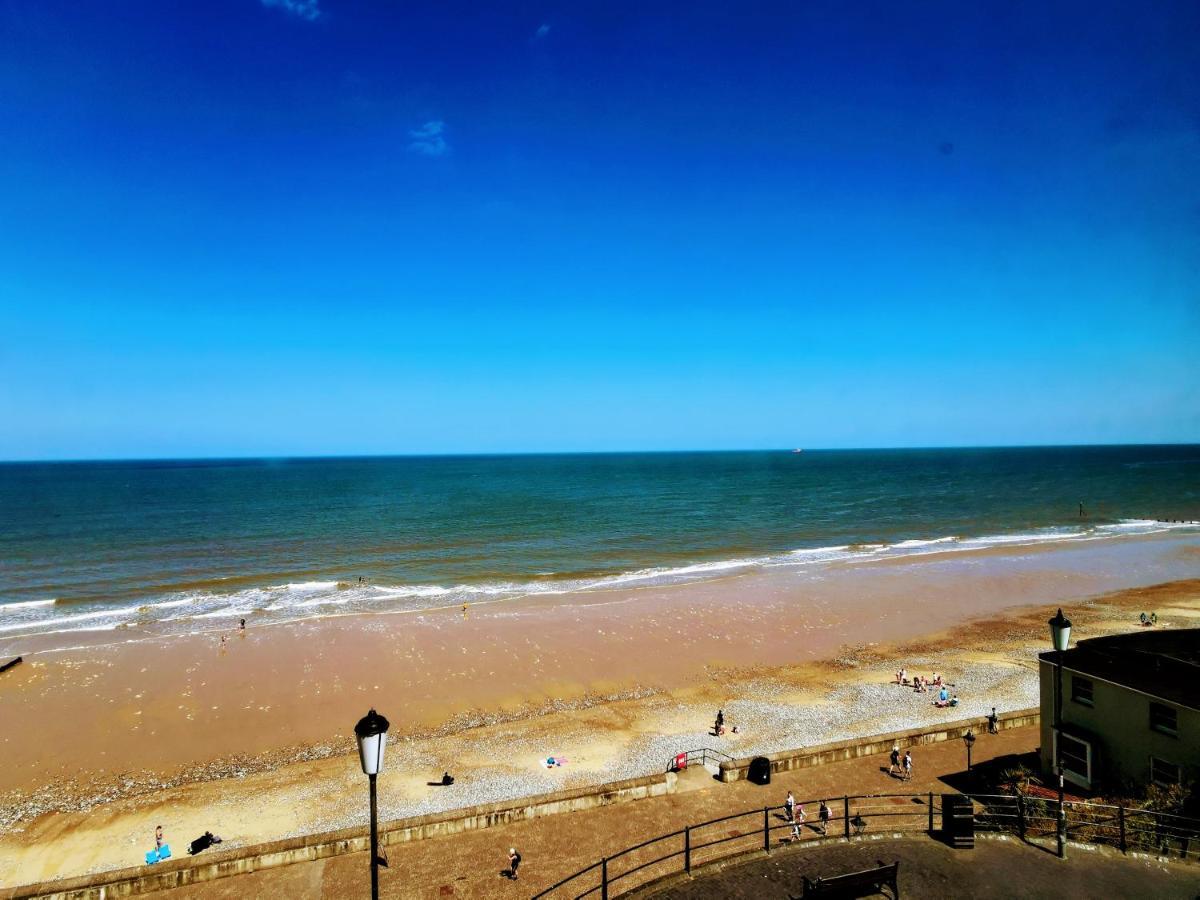The Red Lion Hotel Cromer Exterior photo The beach at Hunstanton